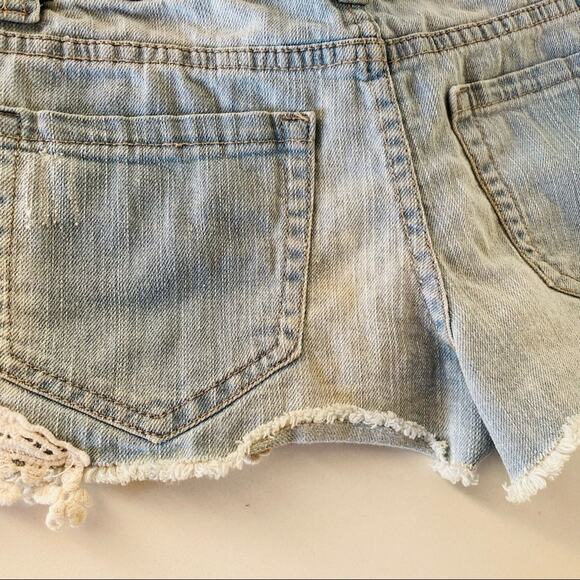 3/$20 FOREVER 21 Blue White Wash Lace Cut Off Denim Jean Mini Frayed Shorts 24 - Picture 5 of 6